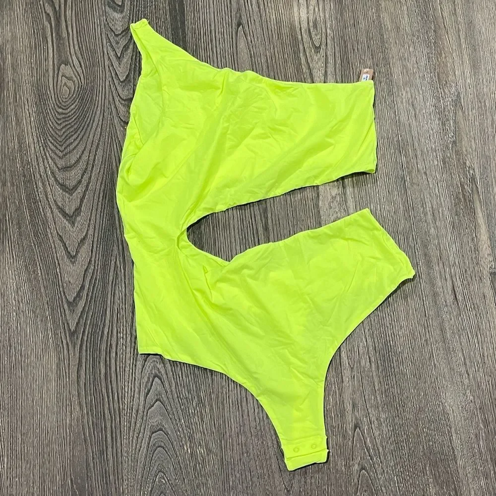NWT Skims Fits Everybody One Shoulder Cut Out Bodysuit Green Highlighter Size 4X